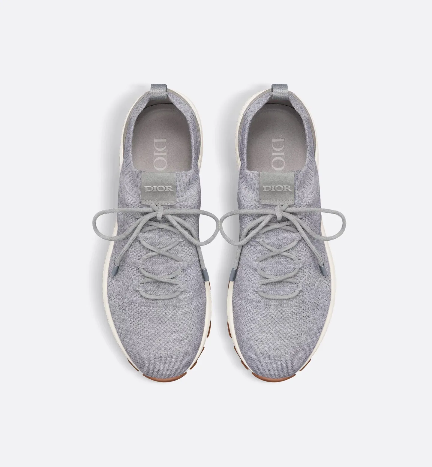 [Dior Dior] Top P: 580💰 Size: 39-44 (customized at 45.46) DIOR Dior B80 Lounge sneakers 2025 autumn and winter men's series new products. The simple silhouette and details are inspired by Dior's haute couture style. They are carefully made of cashmere, sheep wool, mulberry silk mixed jun knitted fabrics. Decorated with Dior's classic cannage pattern. Tonal suede stitching on the back and Dior embossed patch on the tongue enhance the style. TPU foam outsole.